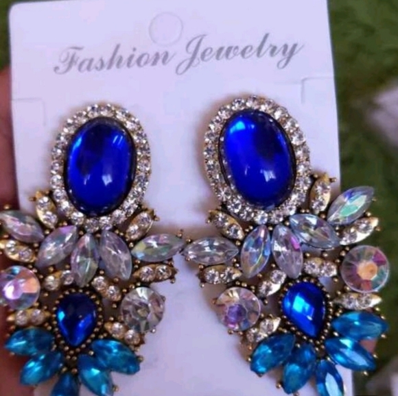 Earrings - Picture 2 of 2